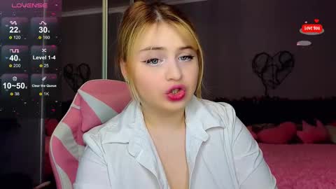 Molly online show from 02.08.25