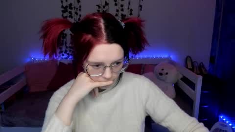 Snapshot of shy_elina01 chatting on 11.13.25 shy_elina01 online show from 11.13.25