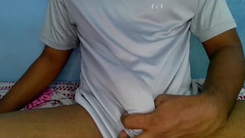 Snapshot of shy_eyes_ chatting on 12.17.24 shyeyes online show from 12.17.24