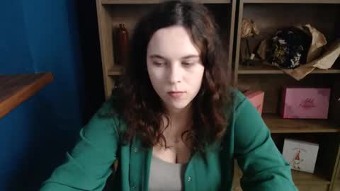 Snapshot of shy_lil chatting on 10.13.25 shy_lil online show from 10.13.25