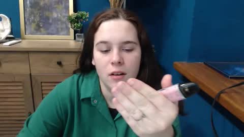 Snapshot of shy_lil chatting on 11.07.25 shy_lil online show from 11.07.25