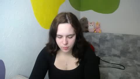 Snapshot of shy_lil chatting on 11.10.25 shy_lil online show from 11.10.25