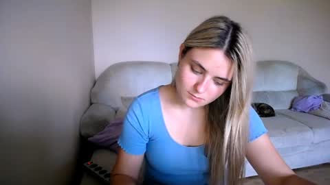 shy_sabrina_ online show from 07.30.26