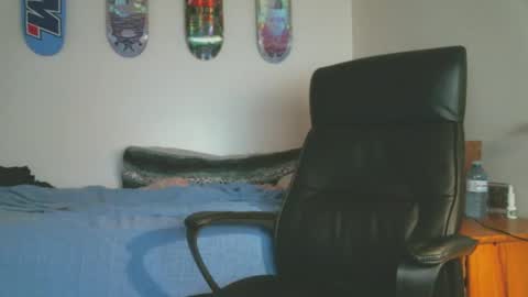 shyboyhugecum2020 online show from 09.28.25