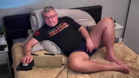 Snapshot of shyboymat69 chatting on 10.29.25 shyboymat69 online show from 10.29.25