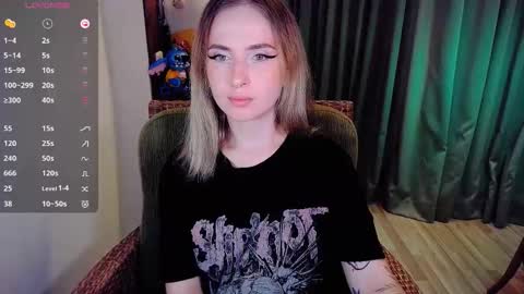 Snapshot of shyfoxxxy chatting on 09.14.25 Effie online show from 09.14.25