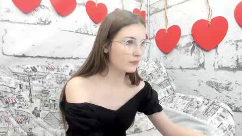 shyly_lisa online show from 10.18.25