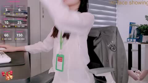 shyn_22 online show from 11.24.25