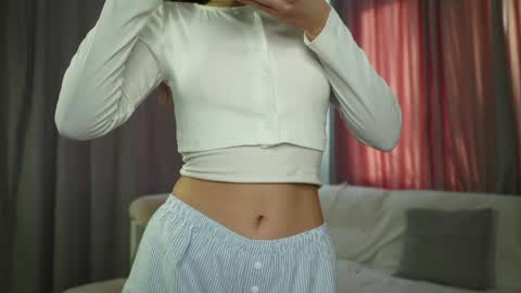 Snapshot of shytany chatting on 03.30.26 Tanya online show from 03.30.26