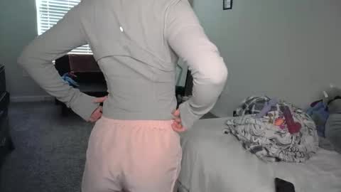 Snapshot of shyy_petitebaby chatting on 02.11.26 shypetitebaby online show from 02.11.26