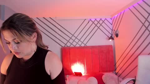 Mia online show from 12.12.24