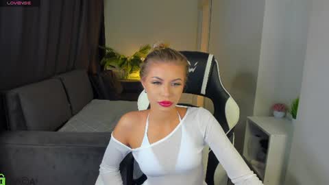 Snapshot of sidny_beth chatting on 06.10.26 Sidny online show from 06.10.26