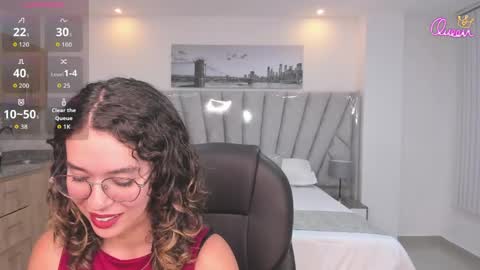 Snapshot of sienna_luxor chatting on 05.11.26 siiena online show from 05.11.26