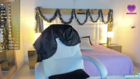 Sienna  online show from 12.19.25