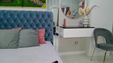 Sienna online show from 10.22.25