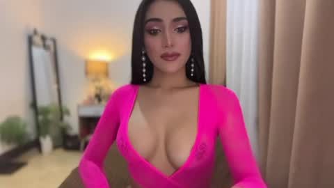 Snapshot of sierra_cox chatting on 07.14.26 MISS YSABELLE online show from 07.14.26