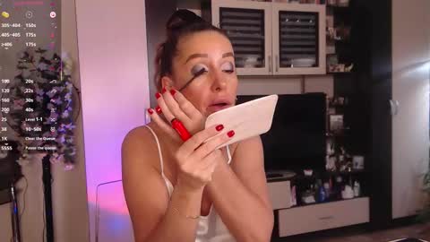 Snapshot of silenaa_sloussen chatting on 11.13.25 silenaa_sloussen online show from 11.13.25