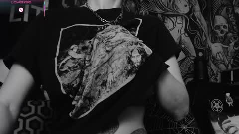 Allmylinkssilentmary666 online show from 12.19.25