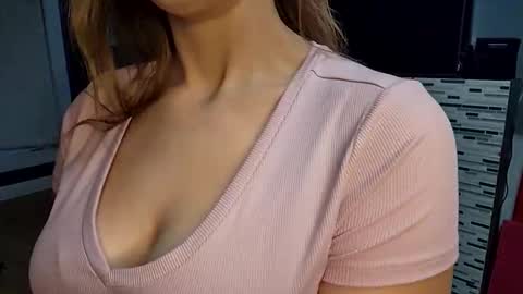 Snapshot of silentsarah chatting on 12.22.25 SilentSarah online show from 12.22.25