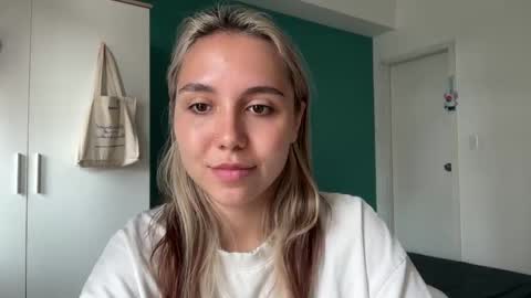 You fav Miss Si online show from 03.21.26