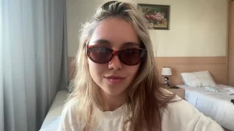 You fav Miss Si online show from 04.11.26