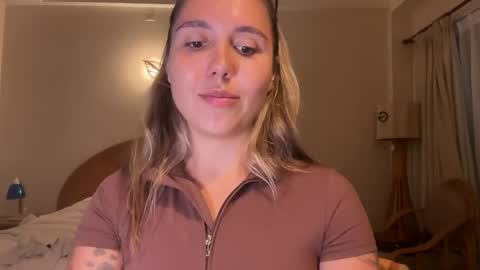 You fav Miss Si online show from 04.23.26