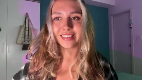 You fav Miss Si online show from 04.28.26