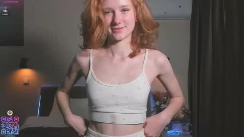 Snapshot of silkencrave chatting on 09.14.25 Call me Mia online show from 09.14.25