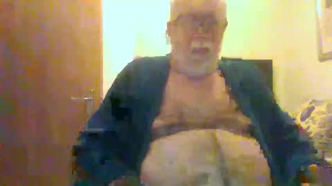Snapshot of sillyoldman45221063 chatting on 04.04.26 sillyoldman45221063 online show from 04.04.26