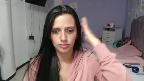 Snapshot of silvanaroberts_ chatting on 01.05.25 Rouse online show from 01.05.25