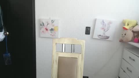 Snapshot of silvanaroberts_ chatting on 11.30.25 Rouse online show from 11.30.25