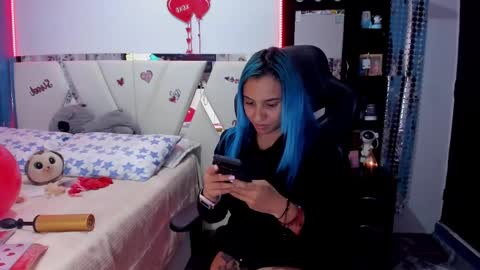   powder    online show from 02.14.25