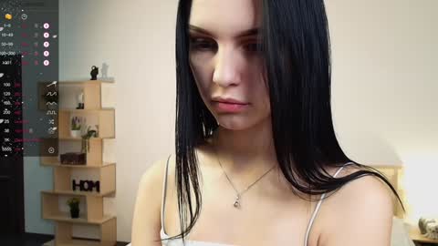 Snapshot of silverdaunt chatting on 01.12.25 Rudi online show from 01.12.25