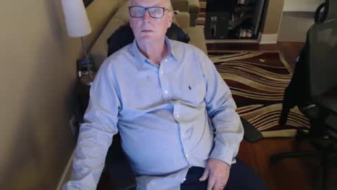 Snapshot of silverfoxmps chatting on 02.15.25 silverfox online show from 02.15.25