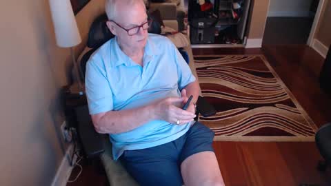 Snapshot of silverfoxmps chatting on 09.24.25 silverfox online show from 09.24.25