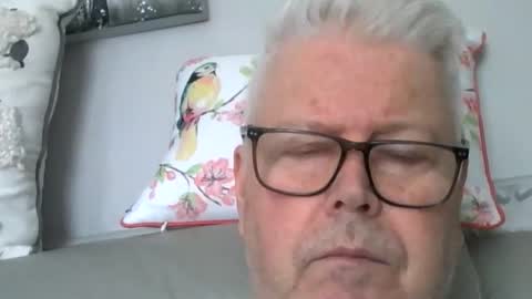 Snapshot of silverfoxpauly chatting on 04.16.26 silverfoxpauly online show from 04.16.26