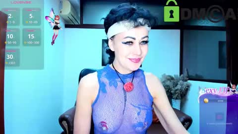 Silvia Wallec online show from 02.22.25