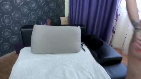 Snapshot of silvyalove chatting on 09.21.25 Silvya online show from 09.21.25