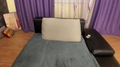 Snapshot of silvyalove chatting on 10.30.25 Silvya online show from 10.30.25