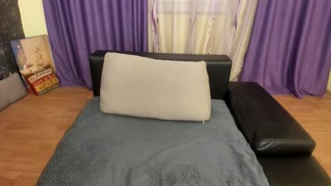 Snapshot of silvyalove chatting on 11.27.25 Silvya online show from 11.27.25