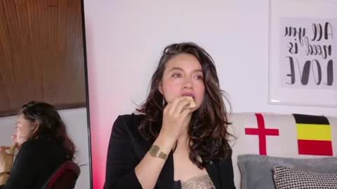 simone_feral online show from 07.10.26
