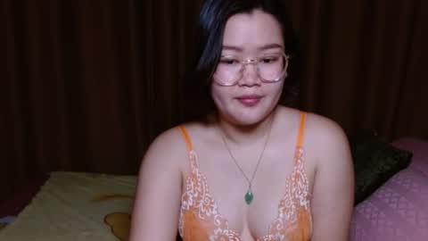 Snapshot of simply_niki chatting on 04.01.26 zia online show from 04.01.26
