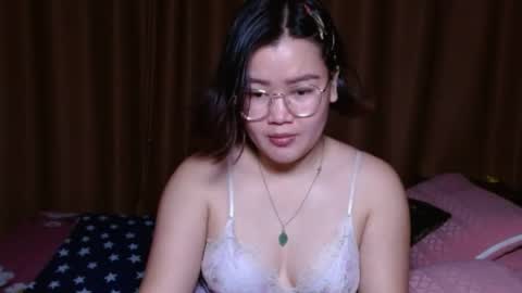 Snapshot of simply_niki chatting on 04.11.26 zia online show from 04.11.26