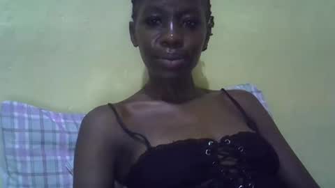 Snapshot of simplyloy33 chatting on 04.15.26 simplyloy33 online show from 04.15.26