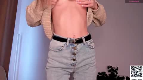 Naomi online show from 09.18.25