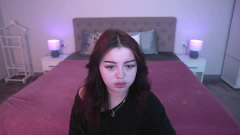 Kira online show from 06.04.26