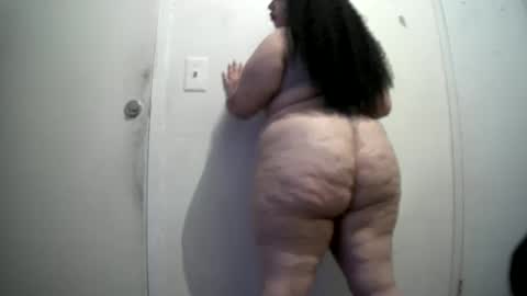 Snapshot of sinfulstarlett chatting on 12.17.24 Sinful Starlett online show from 12.17.24