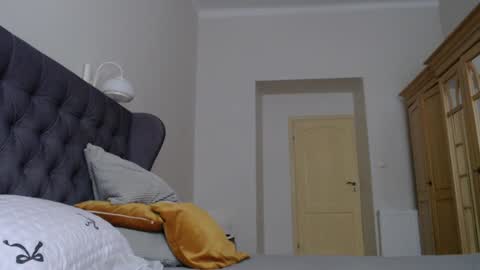 Lina online show from 12.16.25