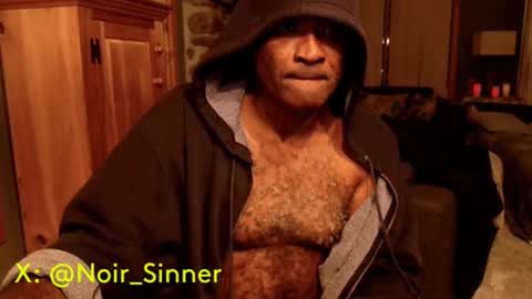 Snapshot of sinnernoir chatting on 10.08.25 My Name Is..............................John online show from 10.08.25