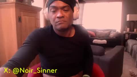 Snapshot of sinnernoir chatting on 10.21.25 My Name Is..............................John online show from 10.21.25